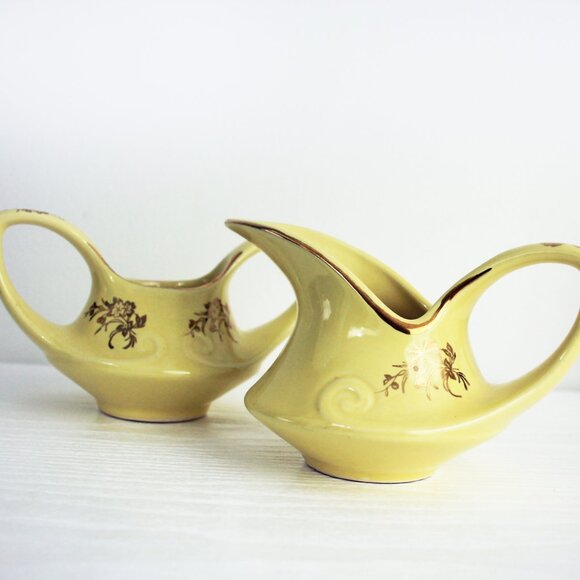 Aladdin Teapot, Pale Yellow and Gold Tea Set, Sugar Bowl and Creamer - Picture 4 of 13